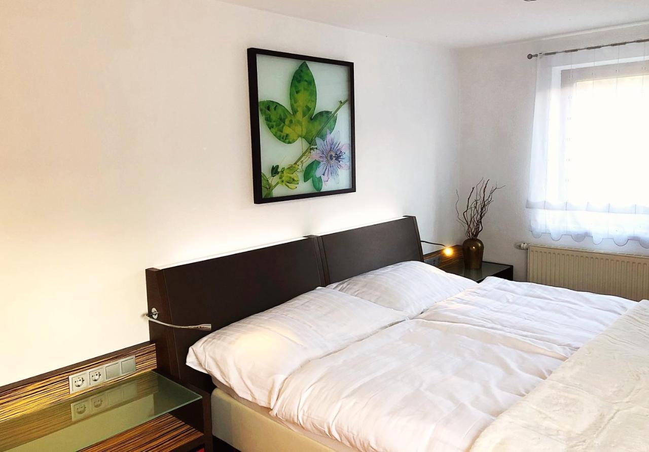 Grosse Wohnung Mit 2 Schlafzimmern Altensteig Buitenkant foto